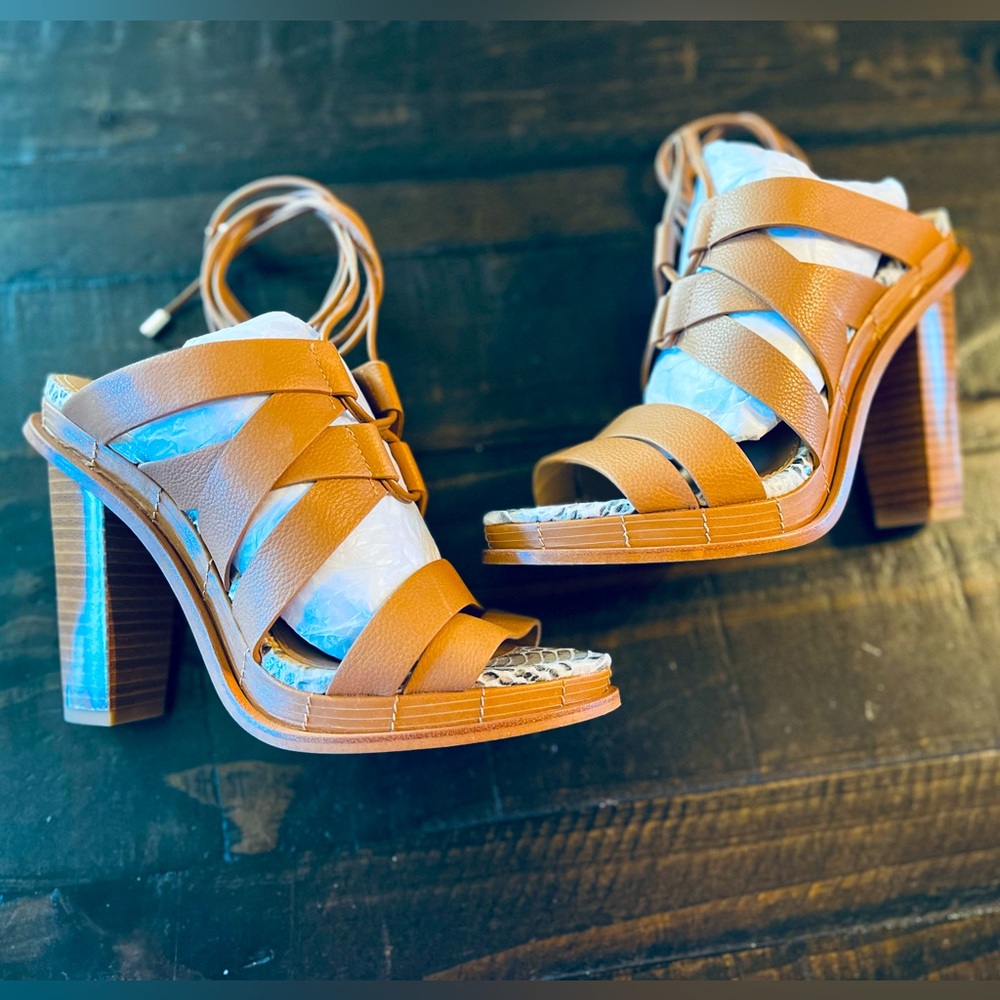 Calvin Klein Penelope Toscana Ankle Strap Heels 7